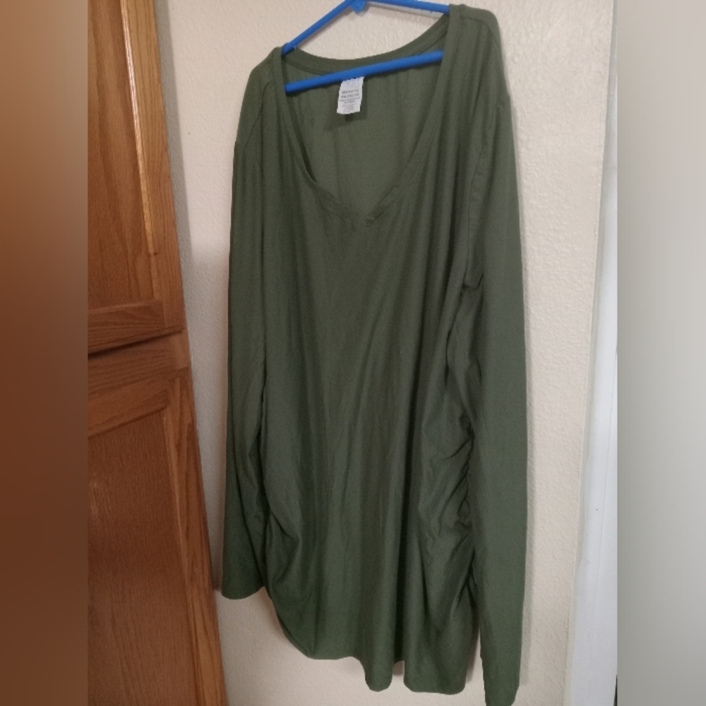 Time and tru maternity top size 20